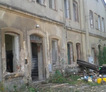 Demolice nádražní budovy čp. 35 na Horkách u Staré Paky 2019