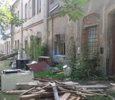 Demolice nádražní budovy čp. 35 na Horkách u Staré Paky 2019