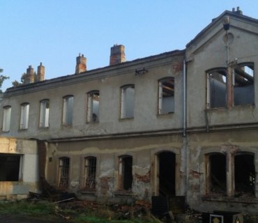 Demolice nádražní budovy čp. 35 na Horkách u Staré Paky 2019